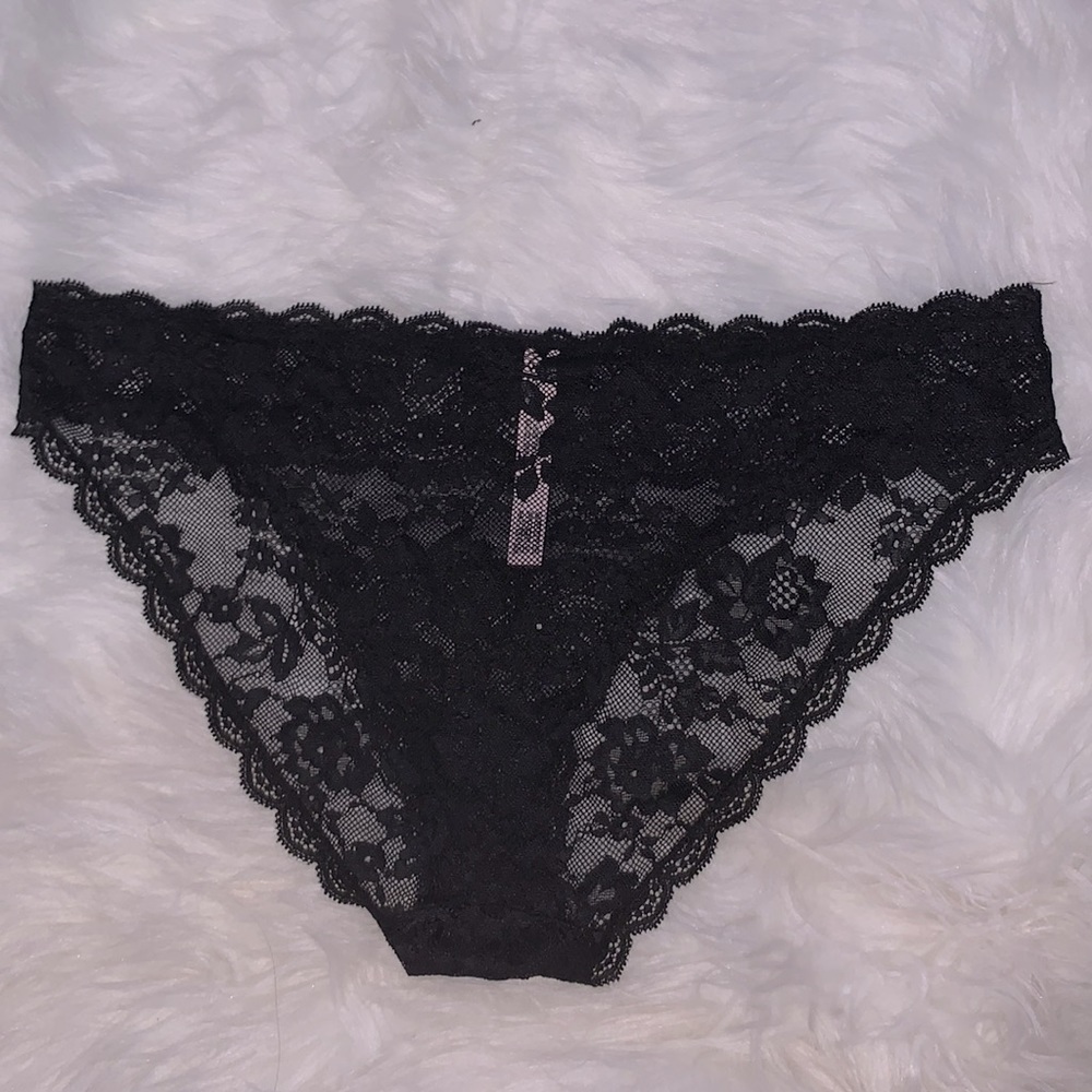 Pack of Two Never Worn Victoria’s Secret Panties Maroon and Black Lace - Picture 6 of 7